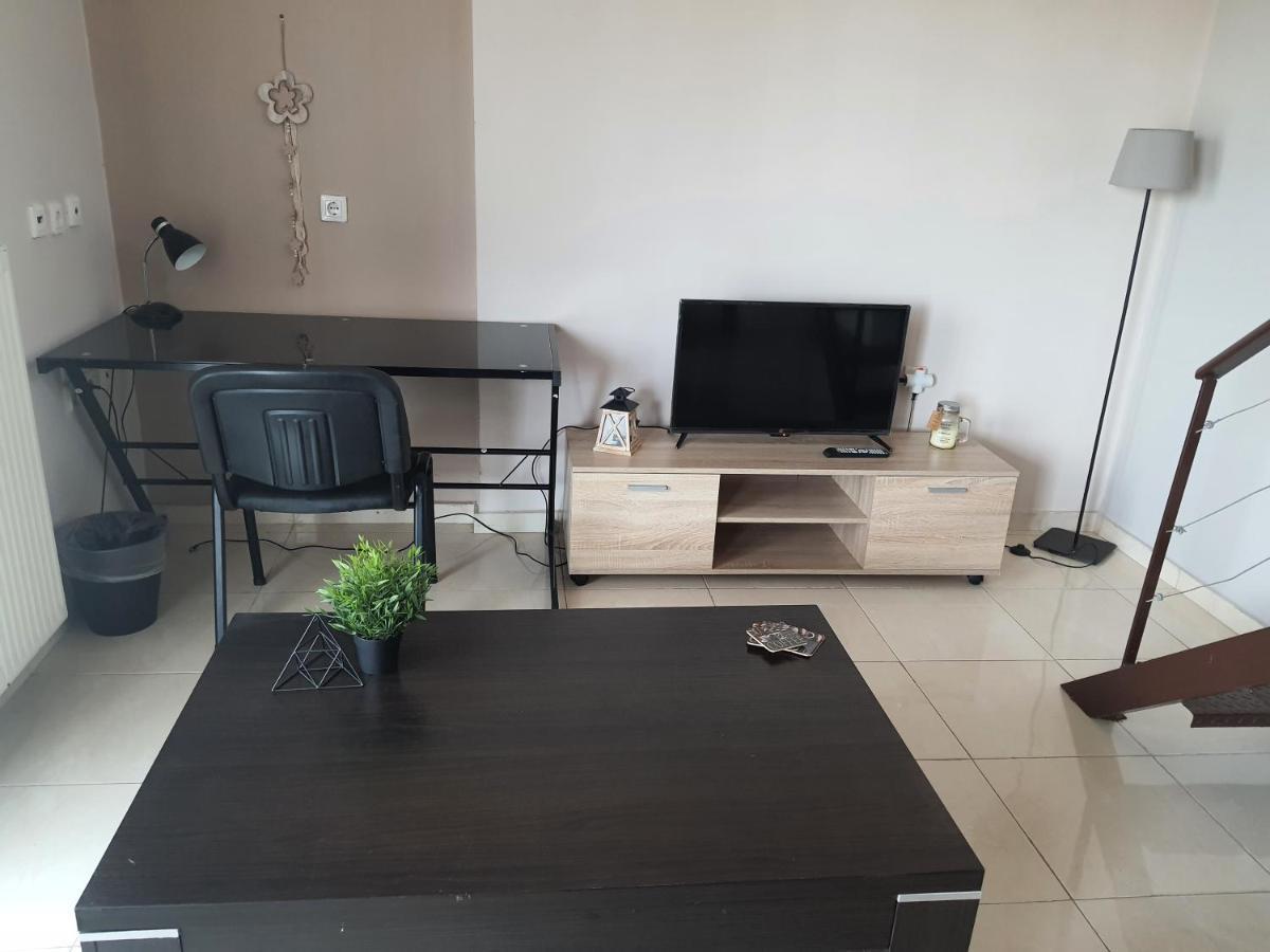 Seaside Beach Apartment Каламата Екстер'єр фото