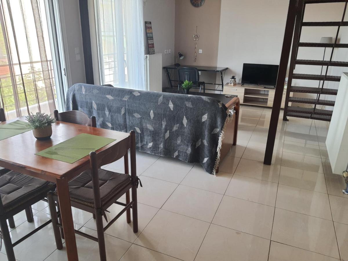 Seaside Beach Apartment Каламата Екстер'єр фото
