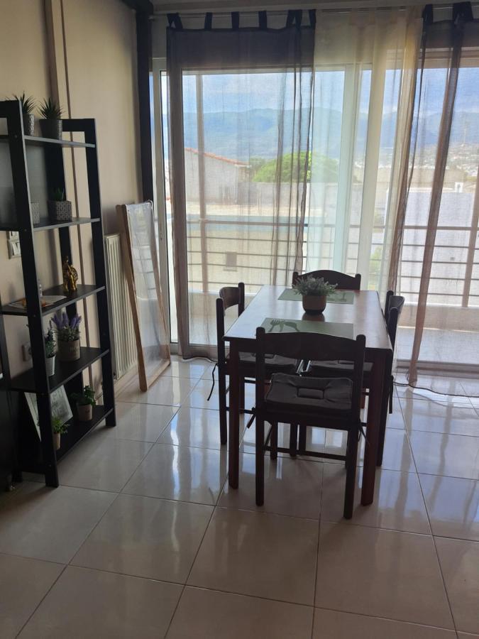 Seaside Beach Apartment Каламата Екстер'єр фото