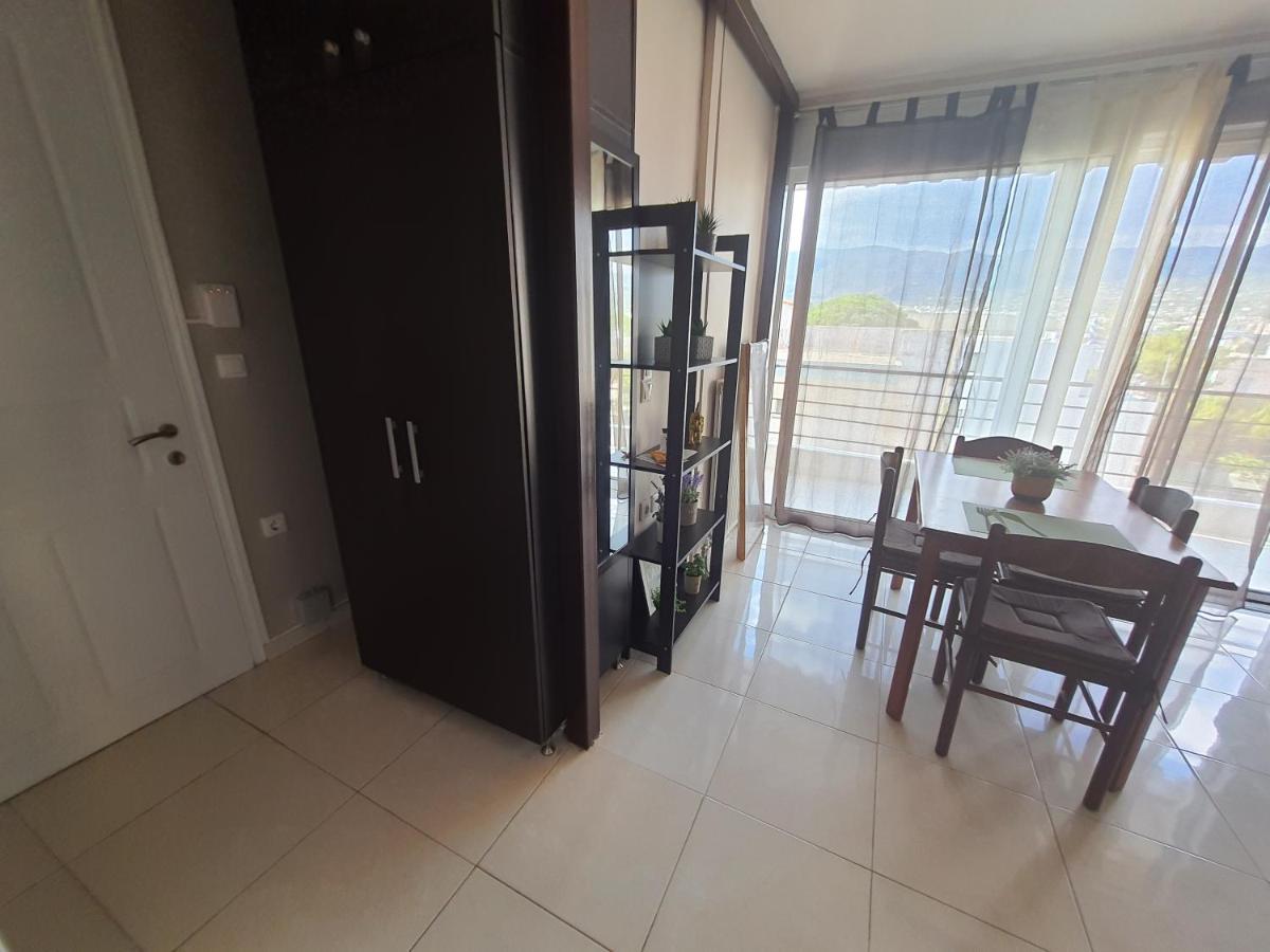 Seaside Beach Apartment Каламата Екстер'єр фото